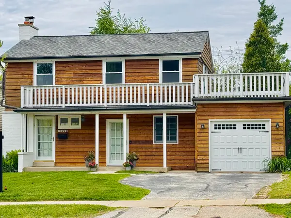 6221 N Lake Dr, Whitefish Bay, WI 53217