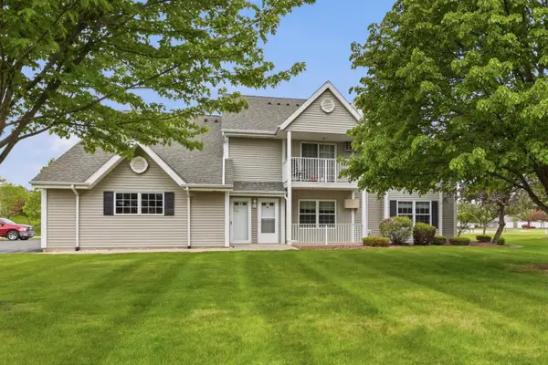 234 Minz Park Cir, West Bend, WI 53095