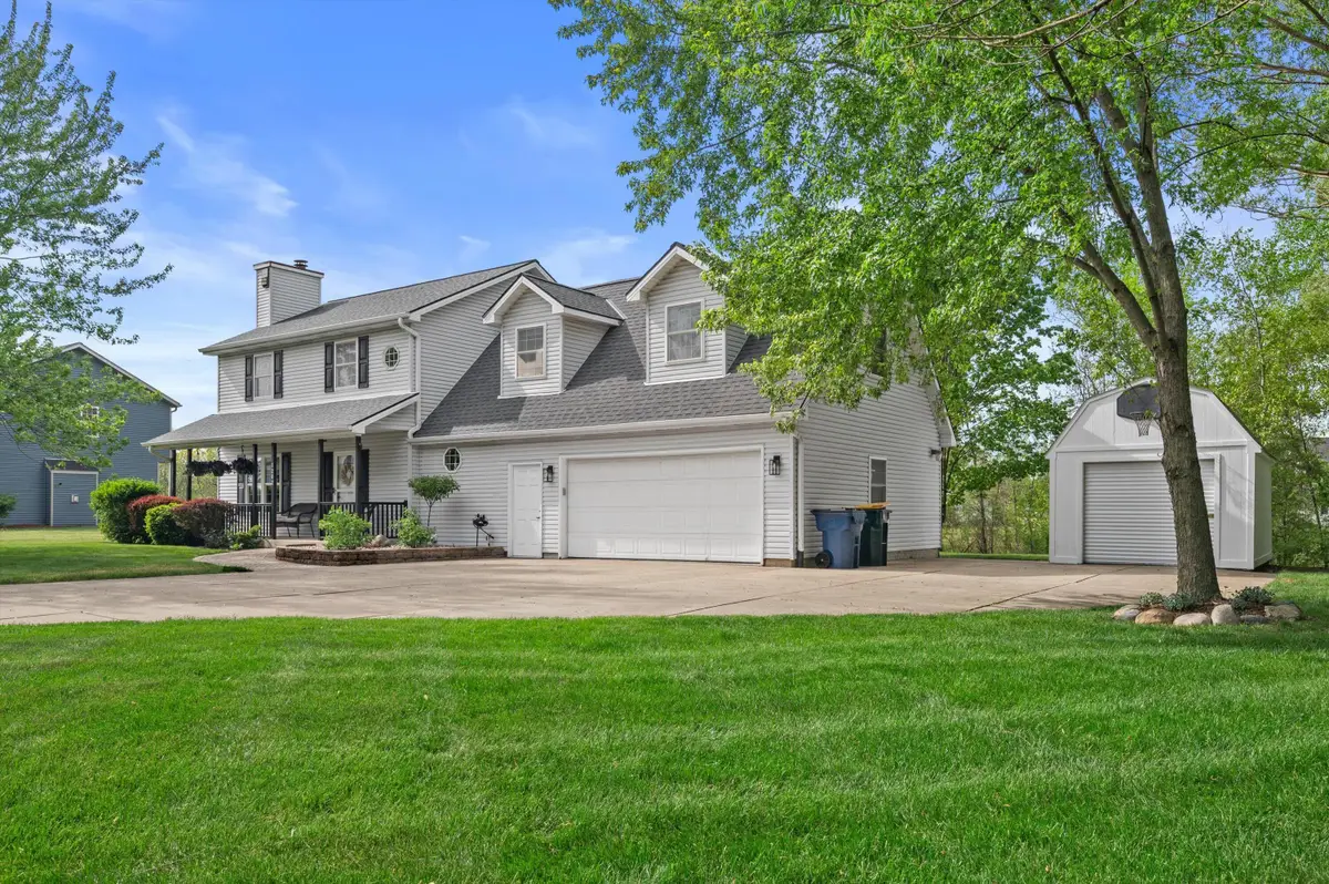 1202 W Oakwood Rd, Oak Creek, WI 53154 - #1
