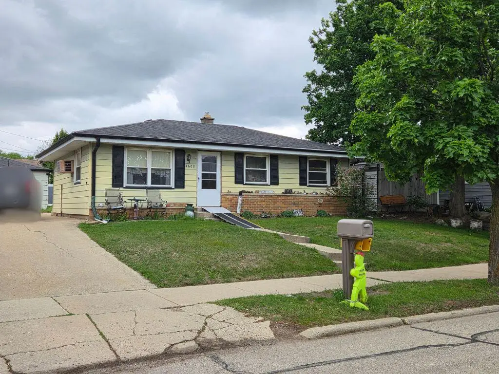 4608 39th Ave, Kenosha, WI 53144 - #1