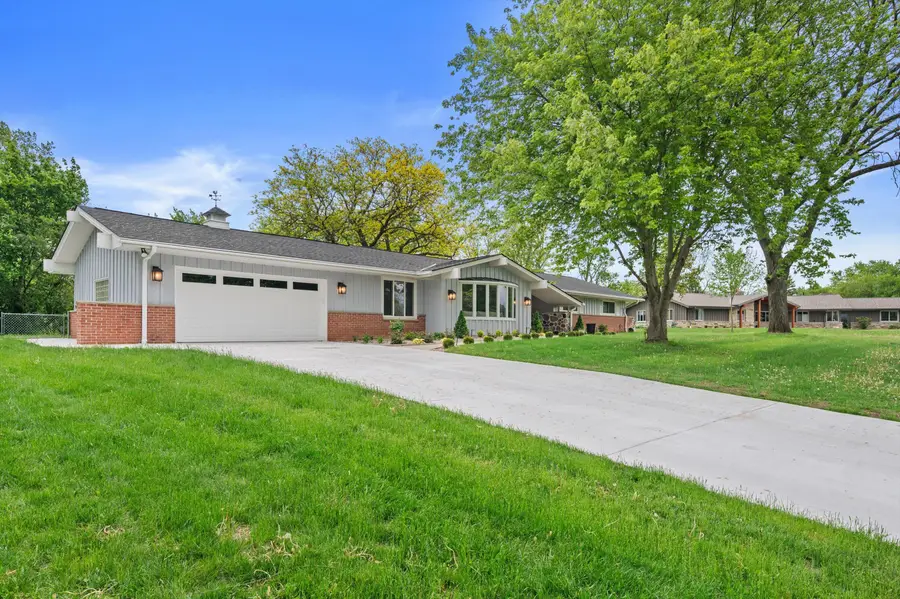 850 Janacek Rd, Brookfield, WI 53045 - #2