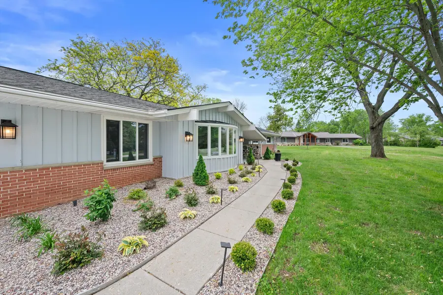 850 Janacek Rd, Brookfield, WI 53045 - #3
