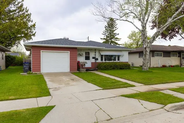 3410 S 10th Pl, Sheboygan, WI 53081