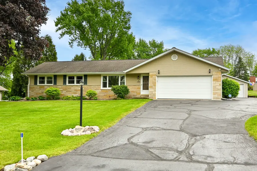 N51W16225 Fair Oak Pkwy, Menomonee Falls, WI 53051 - #2