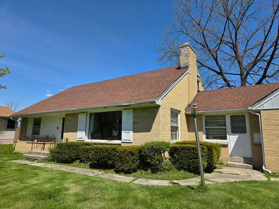 4120 S 124th St, Greenfield, WI 53228 - #3