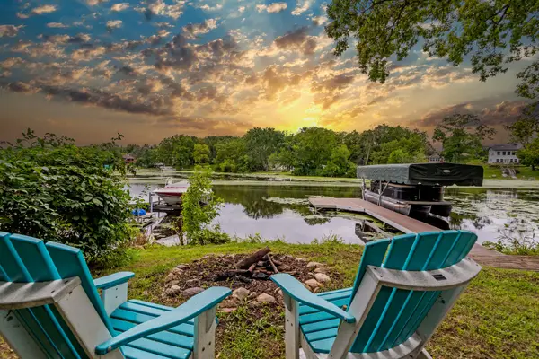 5638 W Peninsula Dr, Waterford, WI 53185