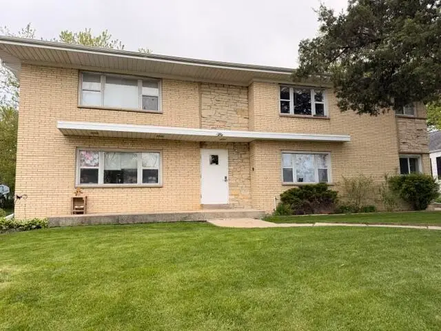 1950 S 98th St, West Allis, WI 53227 - #1