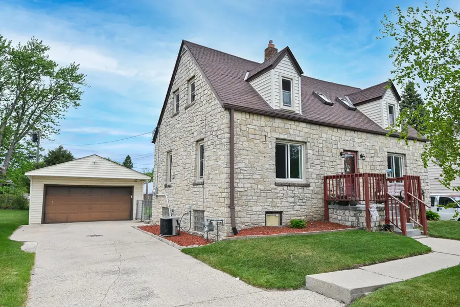 5949 S 31st St, Greenfield, WI 53221 - #2