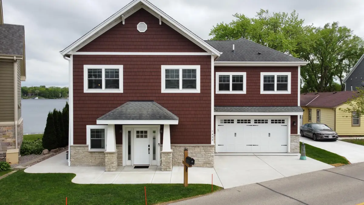 7433 N Tichigan Rd, Waterford, WI 53185 - #1