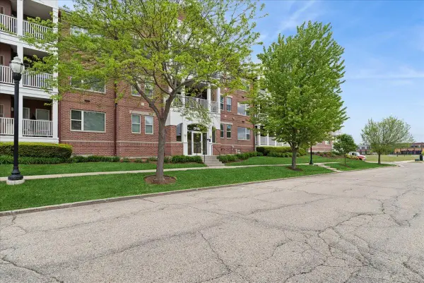 318 57th St, Kenosha, WI 53140