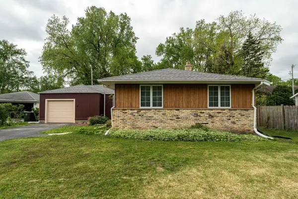 1711 W Mill Rd, Glendale, WI 53209