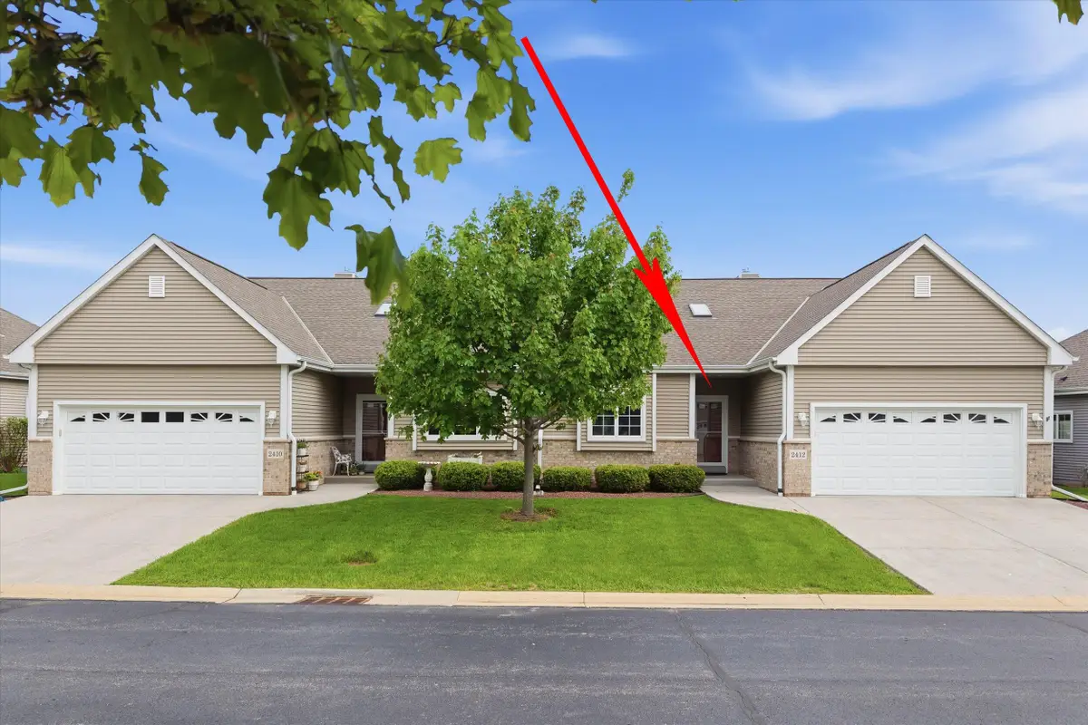 2412 Stoney Ln, Grafton, WI 53024 - #1
