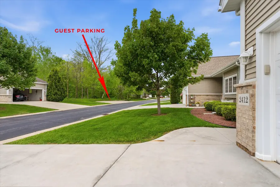2412 Stoney Ln, Grafton, WI 53024 - #2