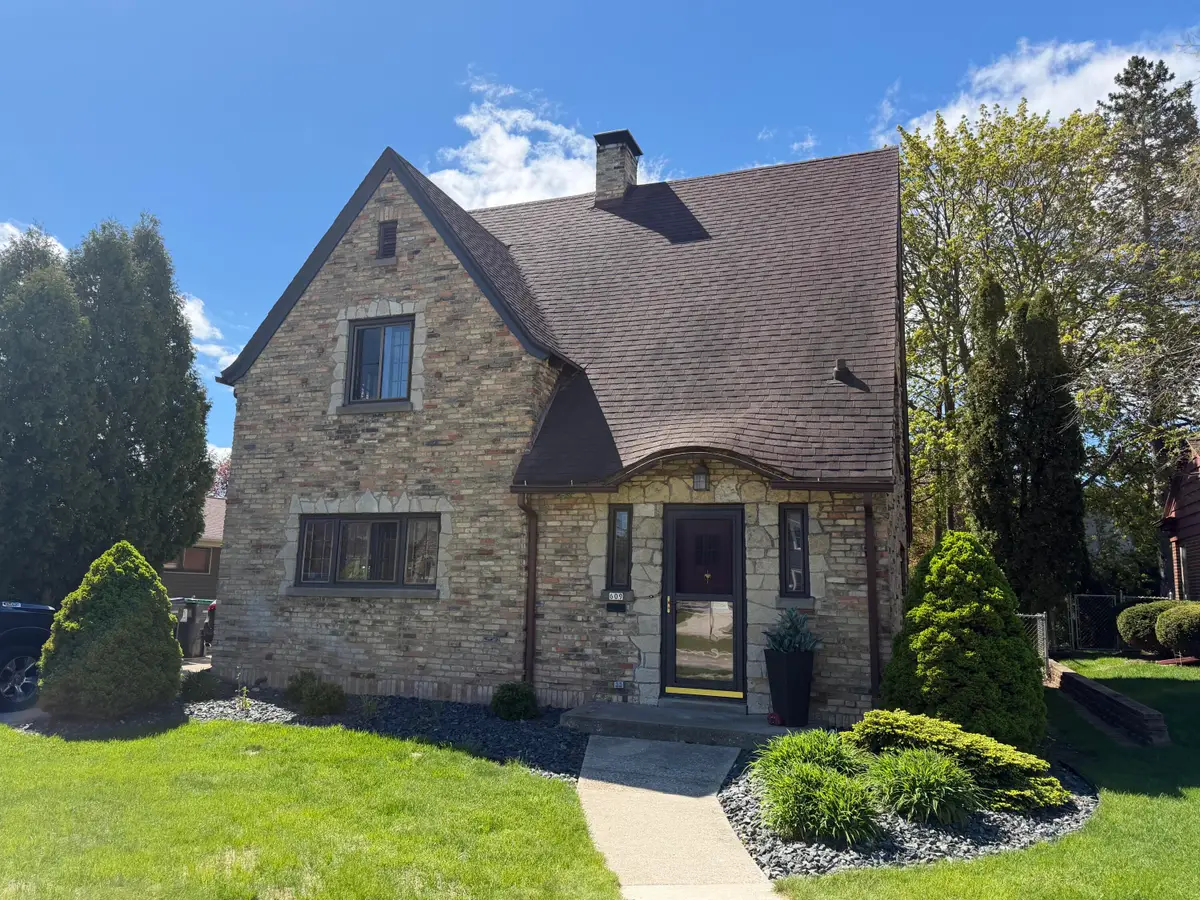 609 Waldo Blvd, Manitowoc, WI 54220 - #1