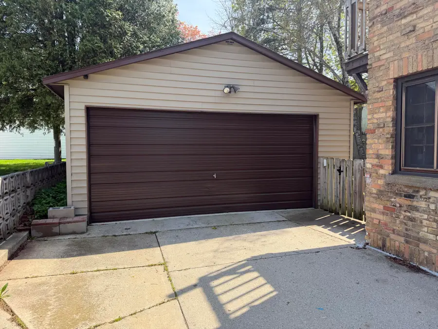 609 Waldo Blvd, Manitowoc, WI 54220 - #3