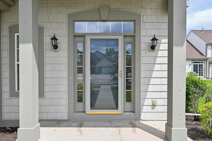 1422 Niagara St, Waukesha, WI 53186 - #2