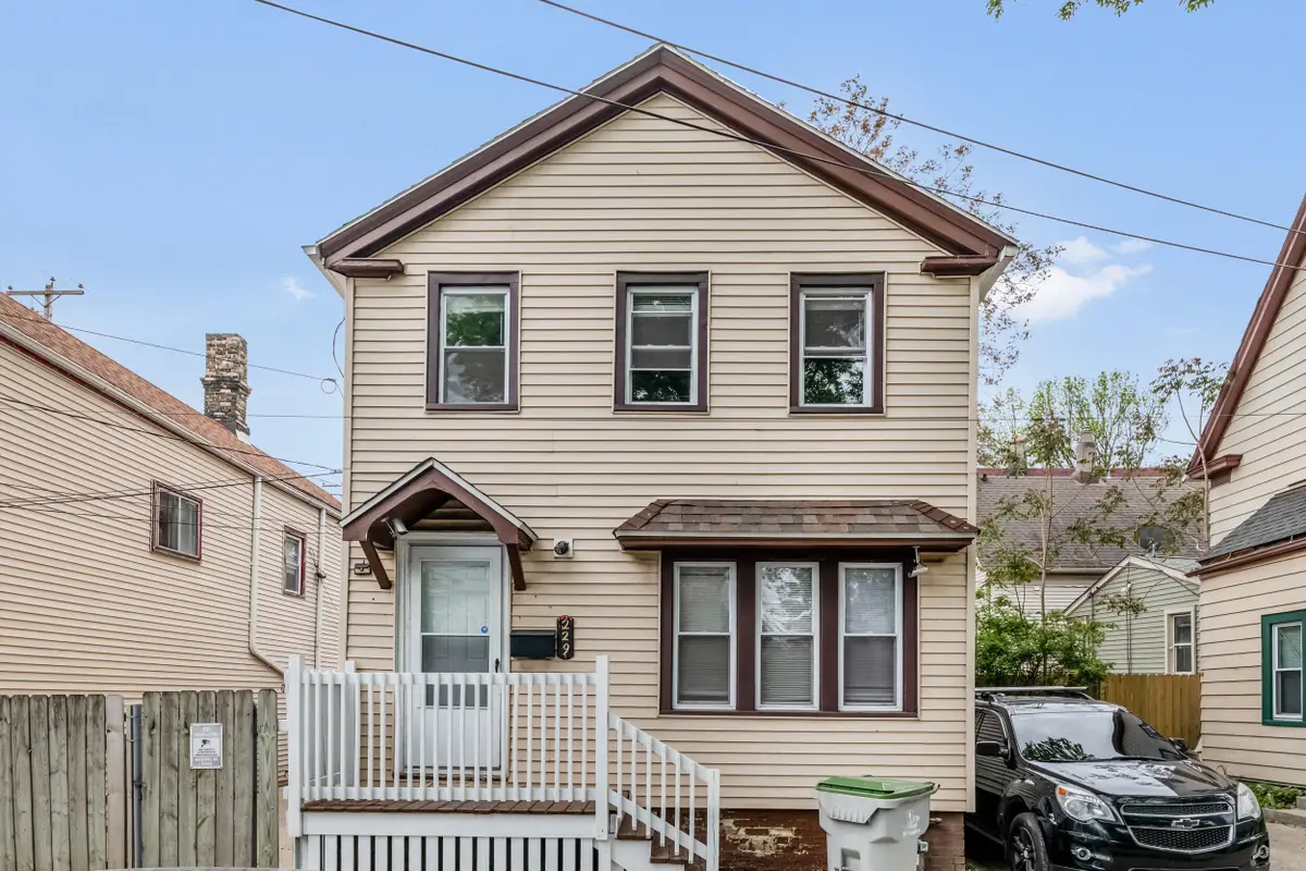 229 W Orchard St, Milwaukee, WI 53204 - #1