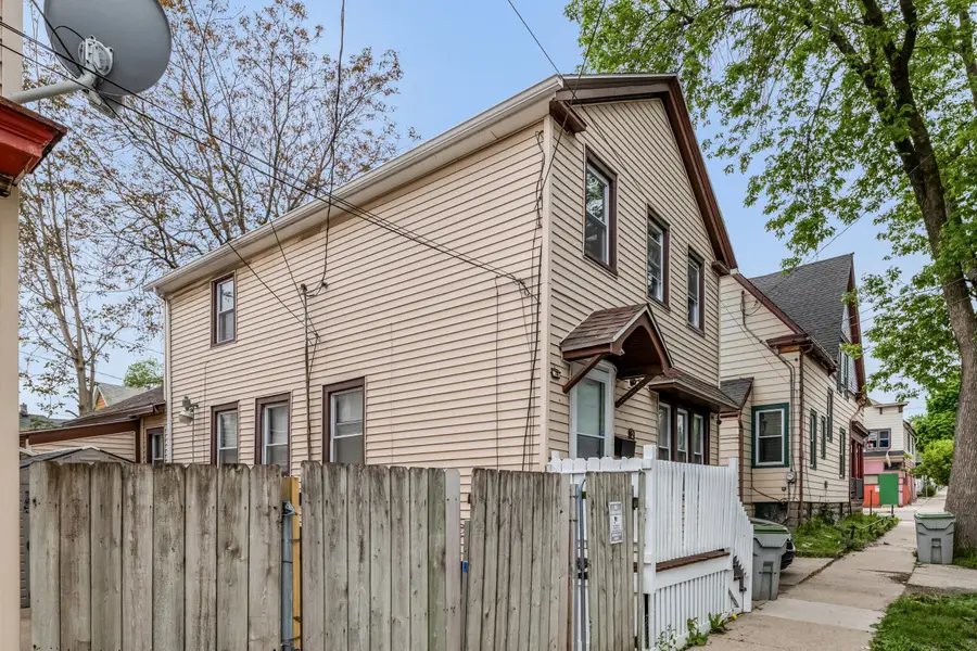 229 W Orchard St, Milwaukee, WI 53204 - #3