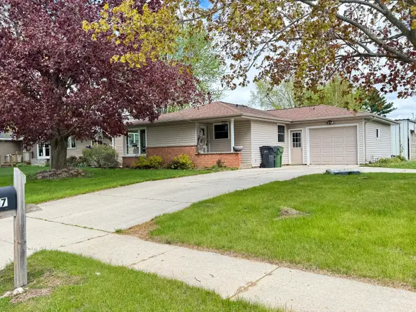 547 E Church St, Mishicot, WI 54228