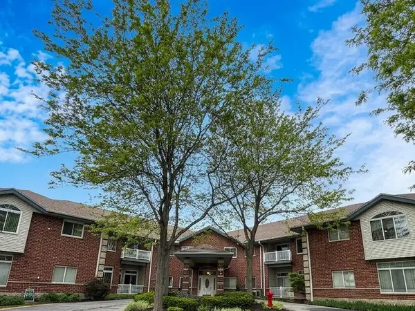 18125 W Wisconsin Ave, Brookfield, WI 53045