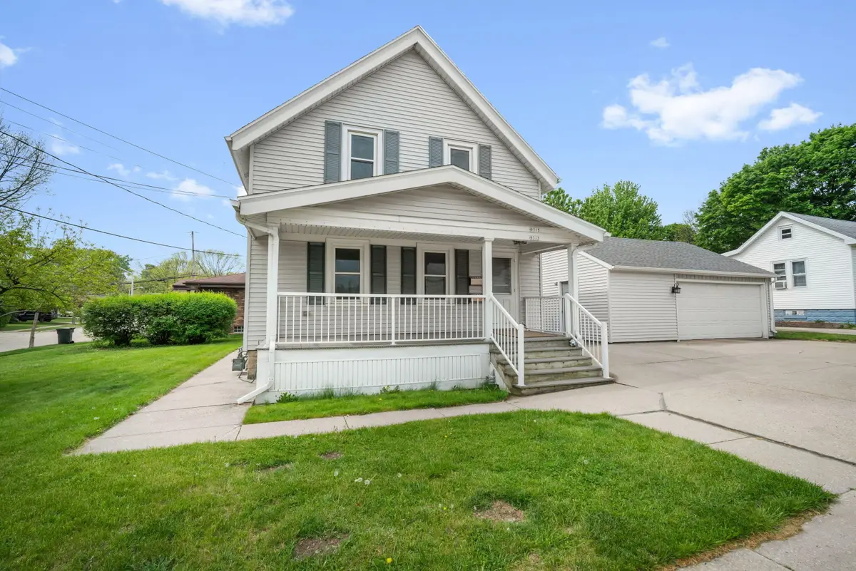 9313 W Hayes Ave, West Allis, WI 53227 - #1