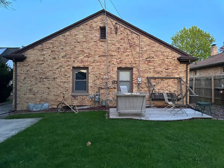 1016 N 10th St, Manitowoc, WI 54220 - #3