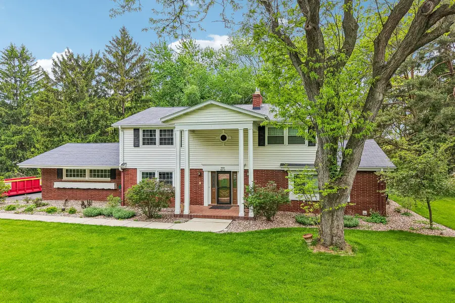 W326N6575 Sylvian Dr, Merton, WI 53029 - #2