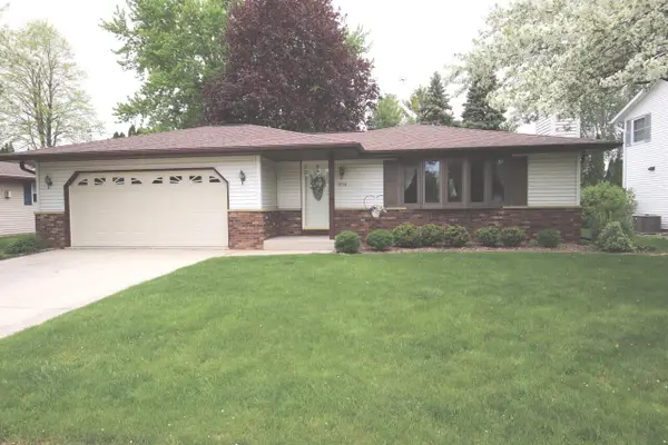 2104 Camelot Blvd, Sheboygan, WI 53081