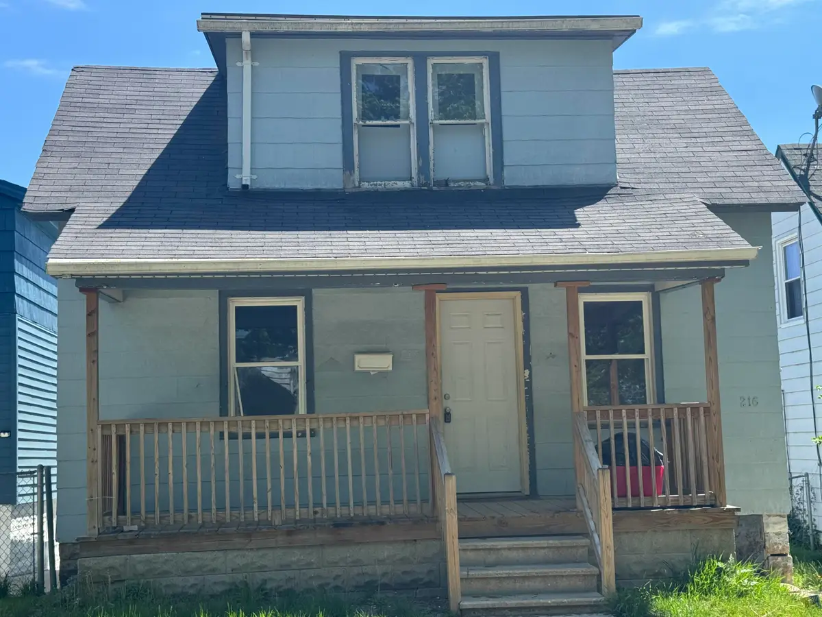 216 S 62nd St, Milwaukee, WI 53214 - #1
