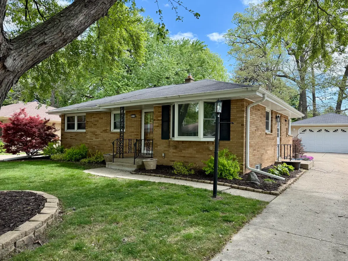 2970 S 104th St, West Allis, WI 53227 - #1
