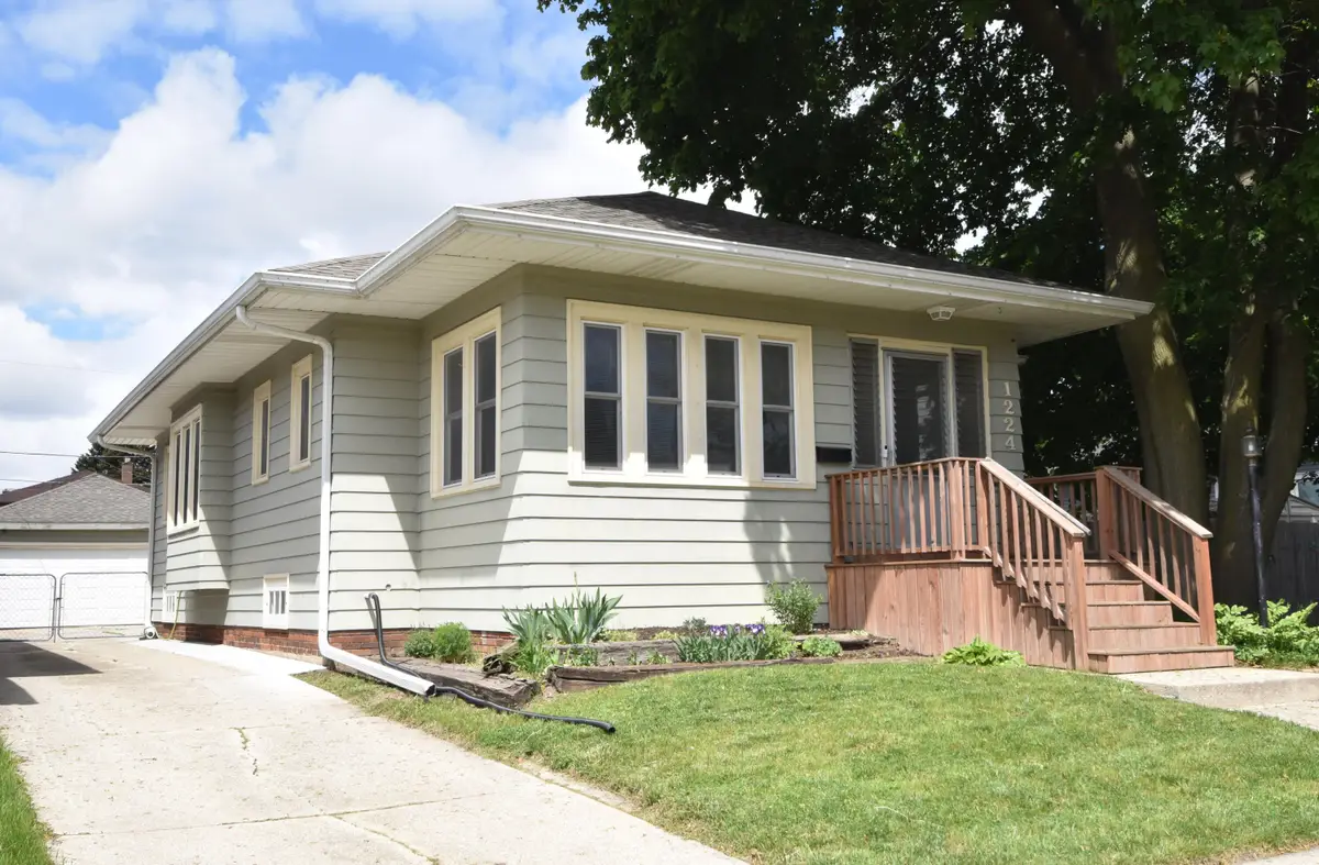 1224 West Lawn Ave, Racine, WI 53405 - #1