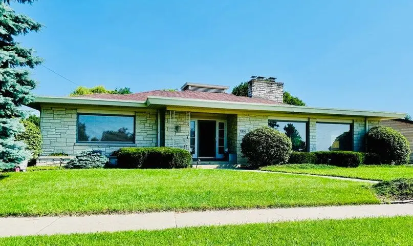 7814 2nd Ave, Kenosha, WI 53143 - #1