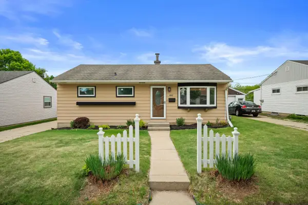 6517 W Lakefield Dr, Milwaukee, WI 53219