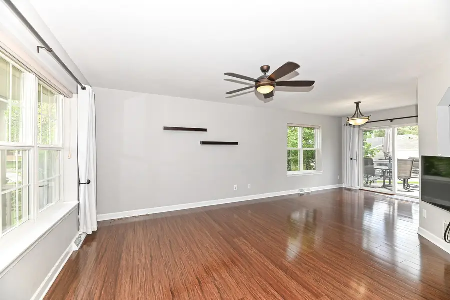 N88W18115 Duke St, Menomonee Falls, WI 53051 - #3
