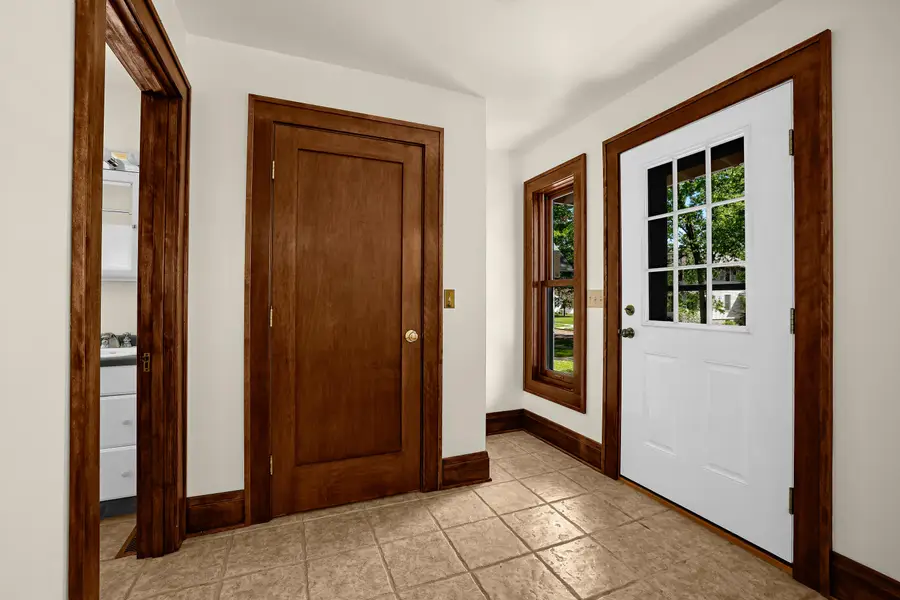 138 17th Pl S, La Crosse, WI 54601 - #3