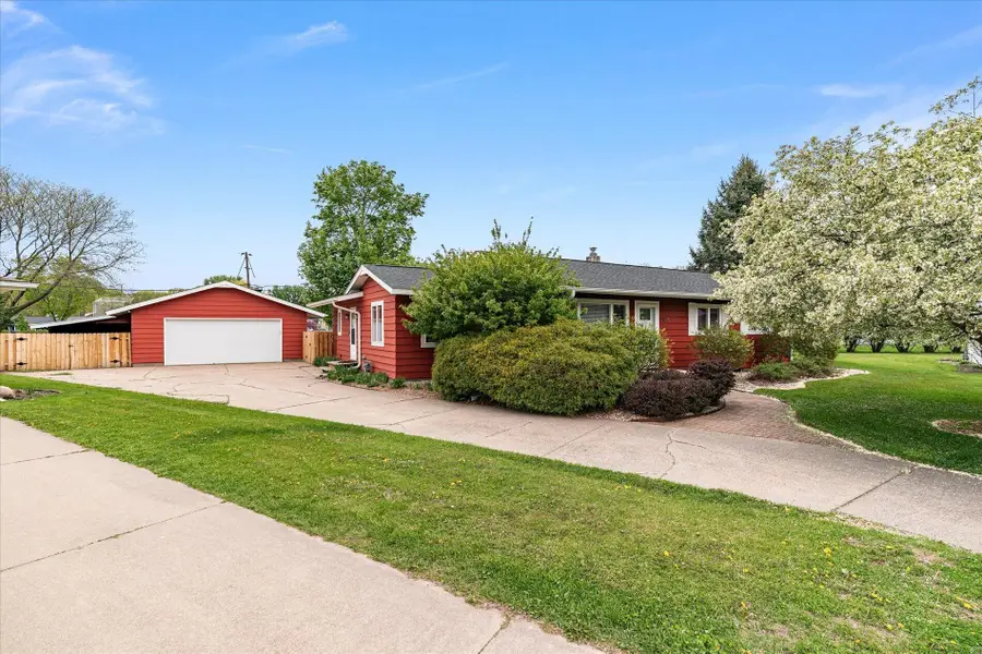 1102 Nancy Ct, La Crosse, WI 54601 - #3