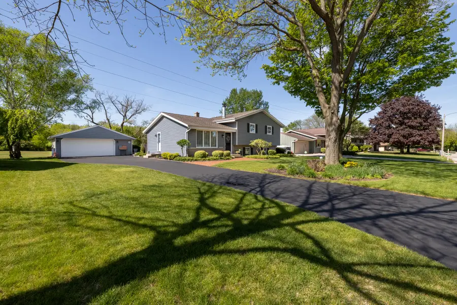 N67W23865 Linda Dr, Sussex, WI 53089 - #2