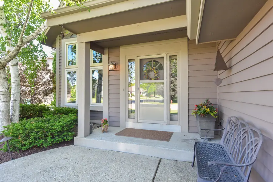 W171N4991 Greenview Ave, Menomonee Falls, WI 53051 - #2