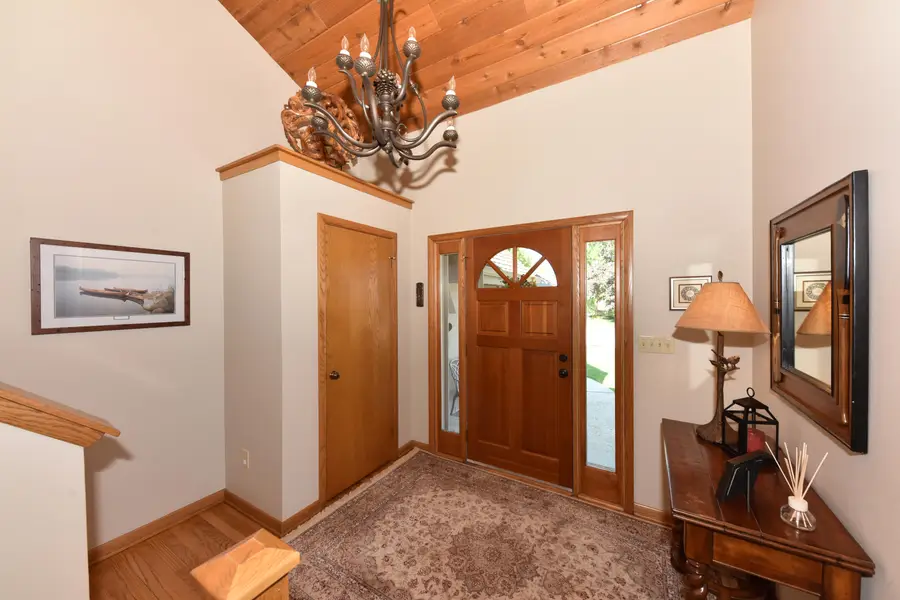 W171N4991 Greenview Ave, Menomonee Falls, WI 53051 - #3