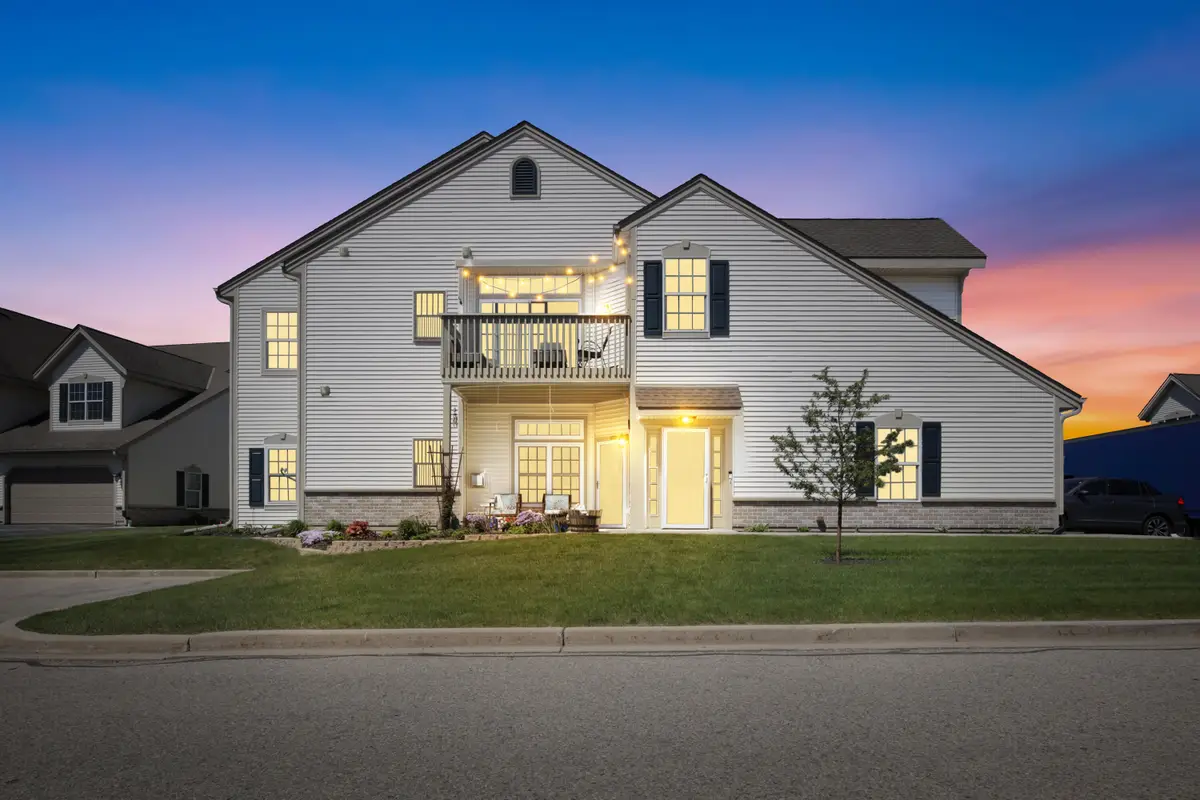 1070 Bedford Ct, Mount Pleasant, WI 53406 - #1