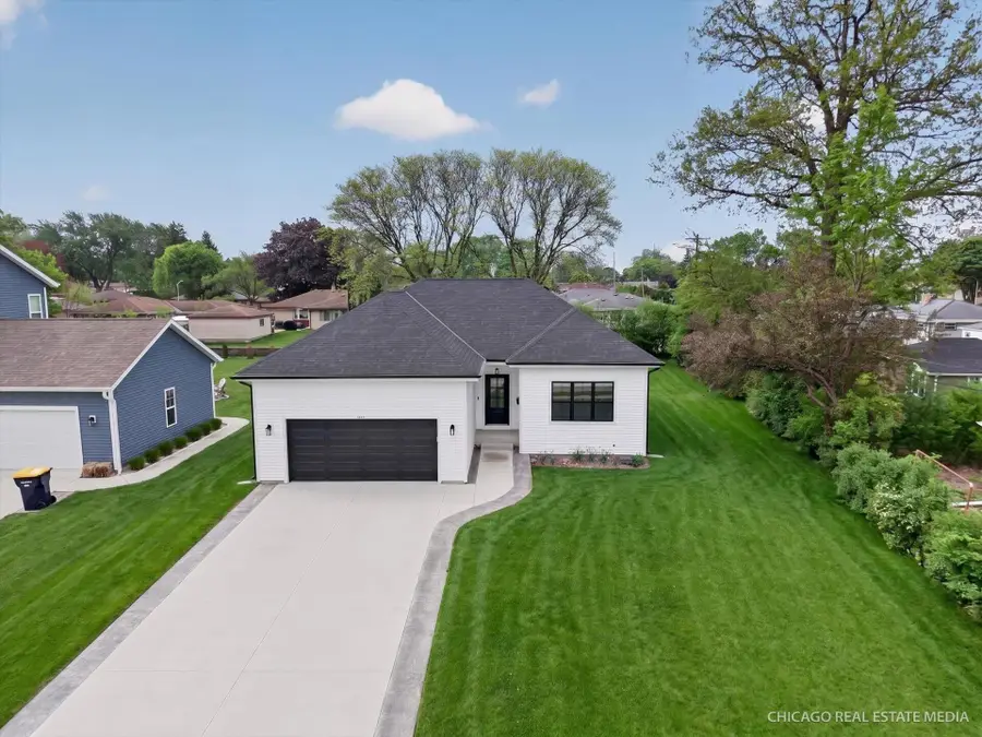 9827 W Dakota St, West Allis, WI 53227 - #3
