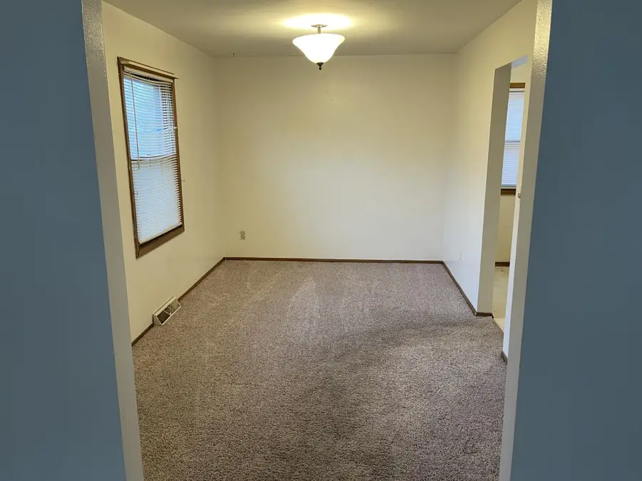 9105 W Howard Ave, Greenfield, WI 53228 - #3