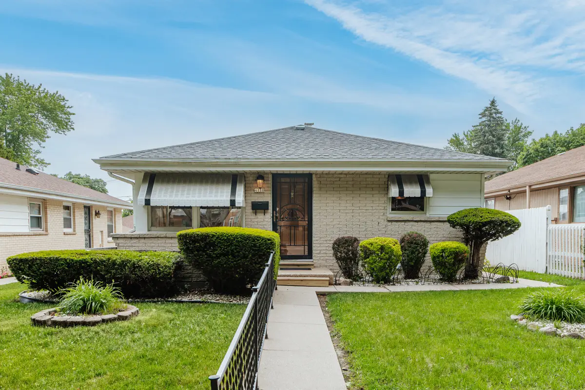4110 N 74th St, Milwaukee, WI 53216 - #1