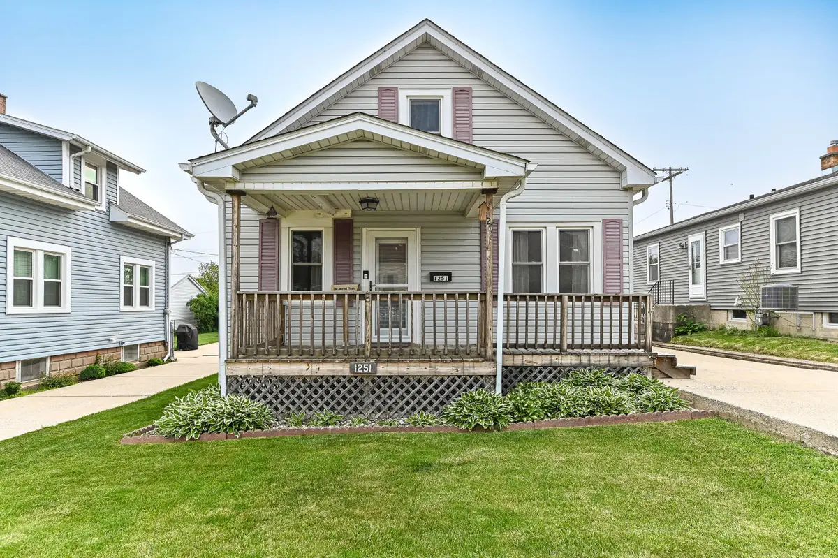 1251 Illinois St, Racine, WI 53405 - #1