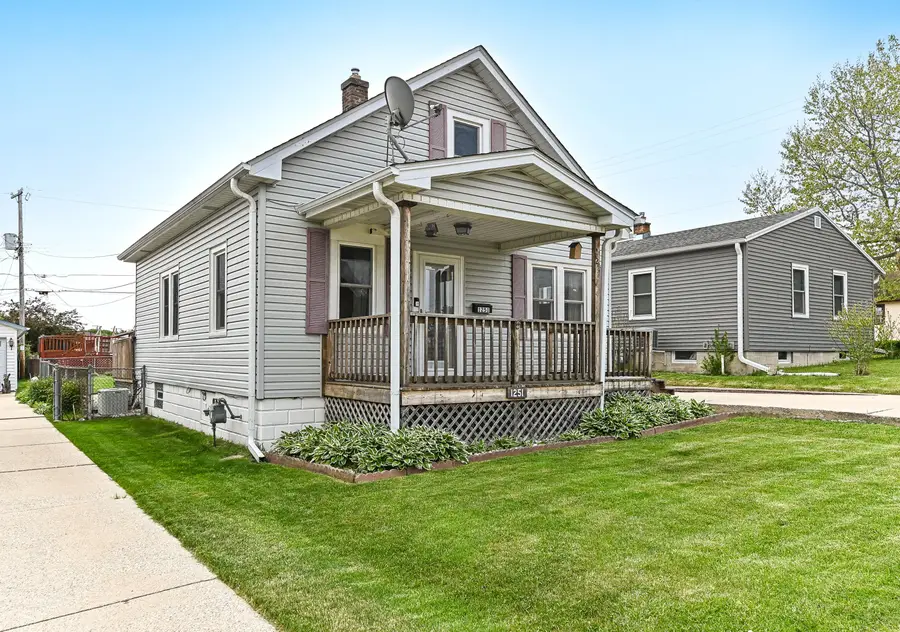 1251 Illinois St, Racine, WI 53405 - #2