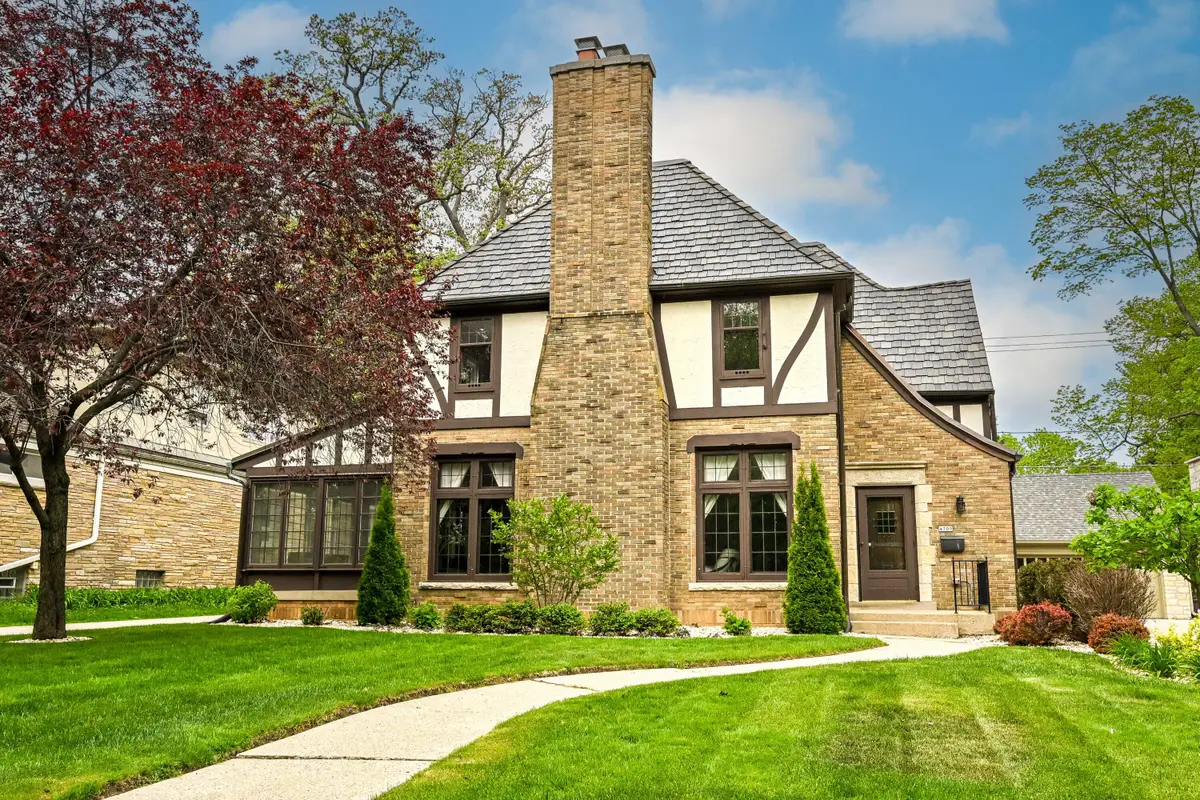 4709 N Cramer St, Whitefish Bay, WI 53211 - #1