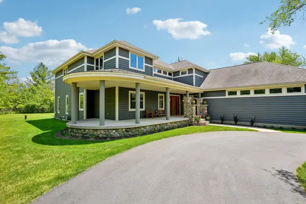 12302 N Madero Dr, Mequon, WI 53092