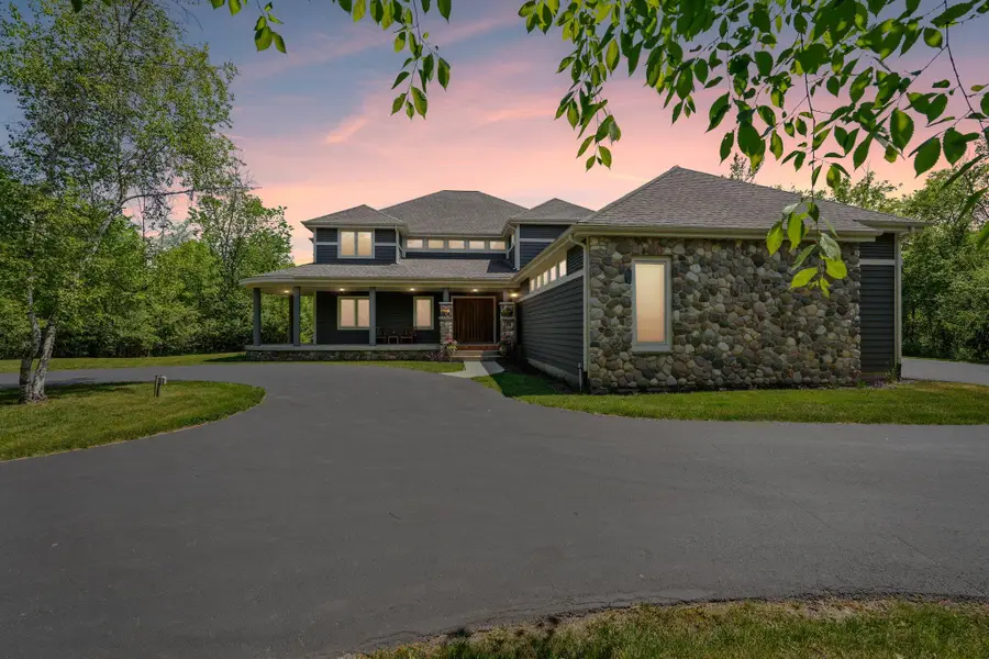 12302 N Madero Dr, Mequon, WI 53092 - #3