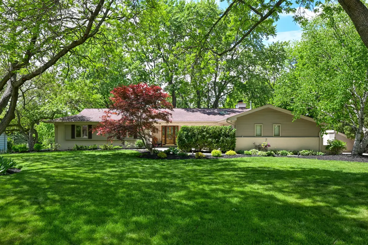 1085 Longwood Ave, Elm Grove, WI 53122 - #1