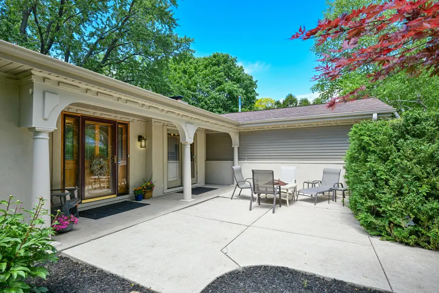 1085 Longwood Ave, Elm Grove, WI 53122 - #3